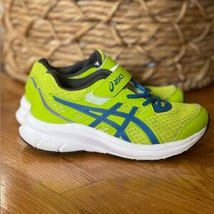 ASICS running shoes size 1